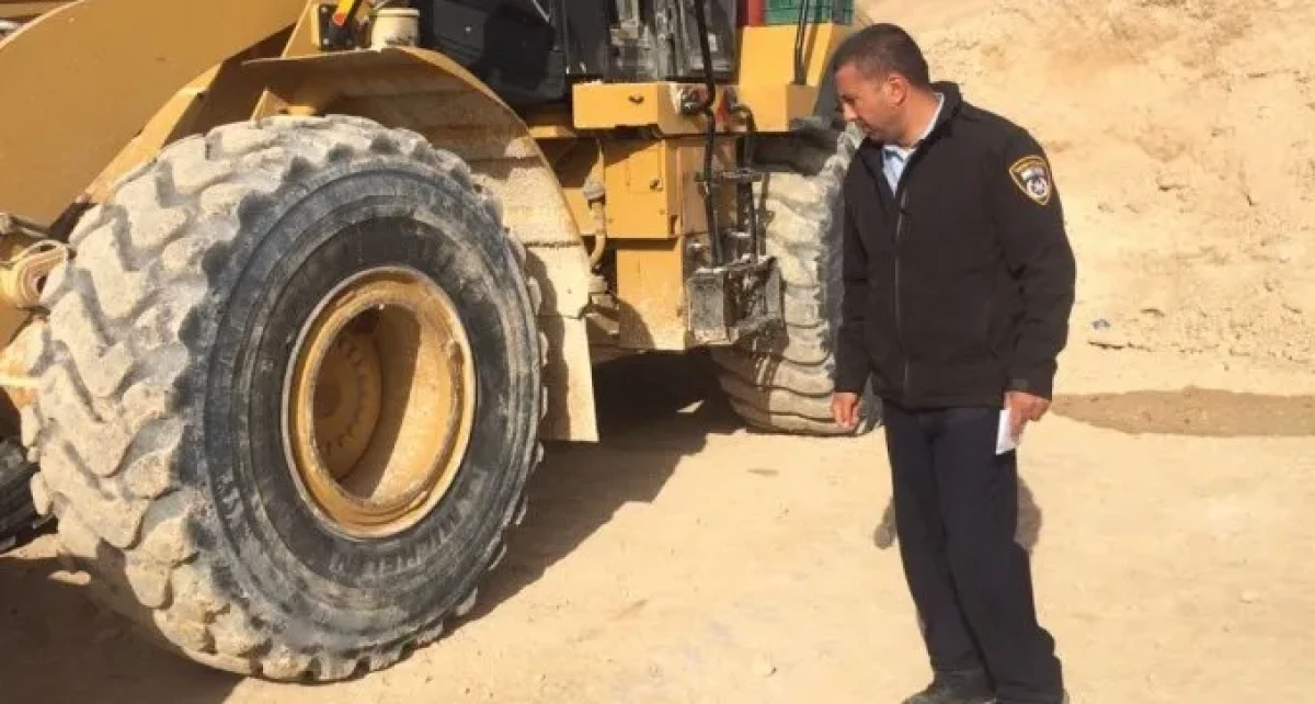עובד נמצא ללא רוח חיים במפעל אורון
