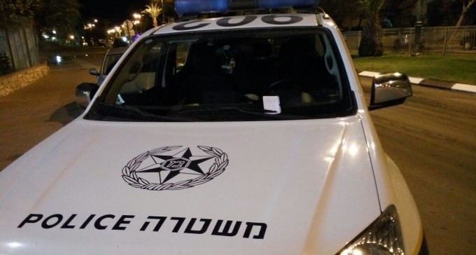 כזה עוד לא היה: שוטרים החנו ניידת וחטפו דוח