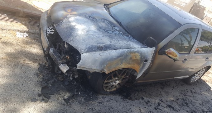 מכוניות שרופות ובקבוקי תבערה: המציאות של תושבי רחוב אבן עזרא