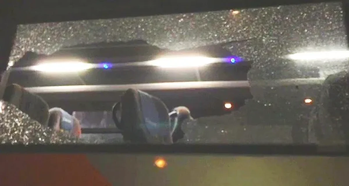 יידוי אבנים על אוטובוס בכביש 60, 3 כלי רכב התנגשו בגמל ליד עומר