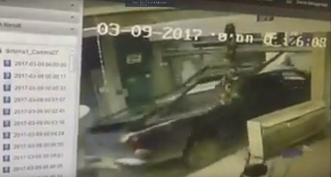 מהיר ועצבני נוסח דימונה: צפו בשוד כספומט לעיניי המצלמה