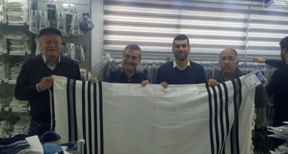 ביקור אקדמי במשכן התכלת