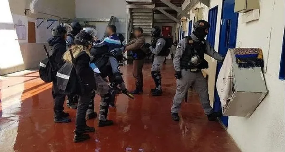 כתב אישום: אסיר בטחוני בכלא קציעות ניסה לרצוח סוהר יהודי