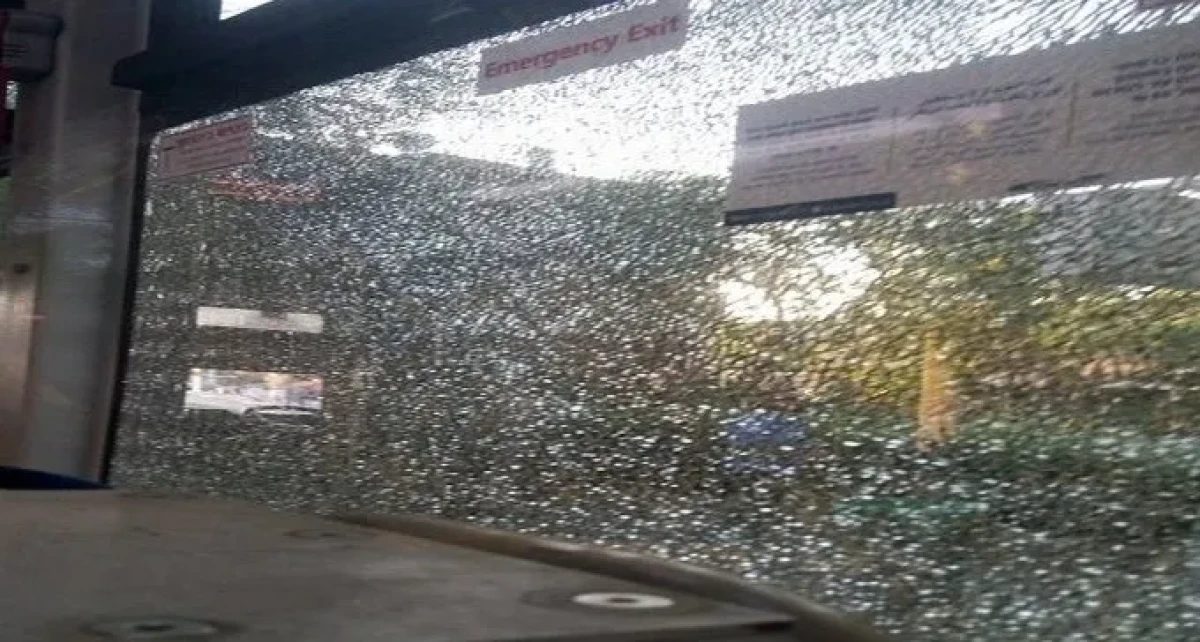 תופעה מסוכנת: אוטובוסים של דן ב''ש נרגמים באבנים כמעט מדי יום