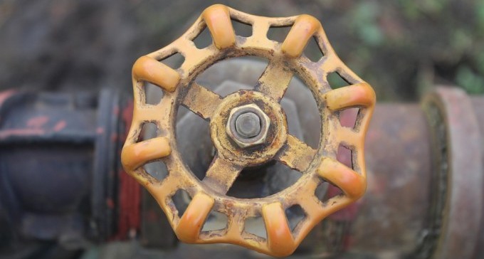 אחרי מאבק בן 13 שנה: אל-קסום תחובר לרשתות המים, החשמל והביוב