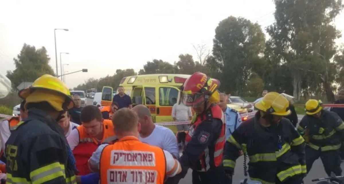 תאונה משולשת בצומת תדהר: שני פצועים קשה