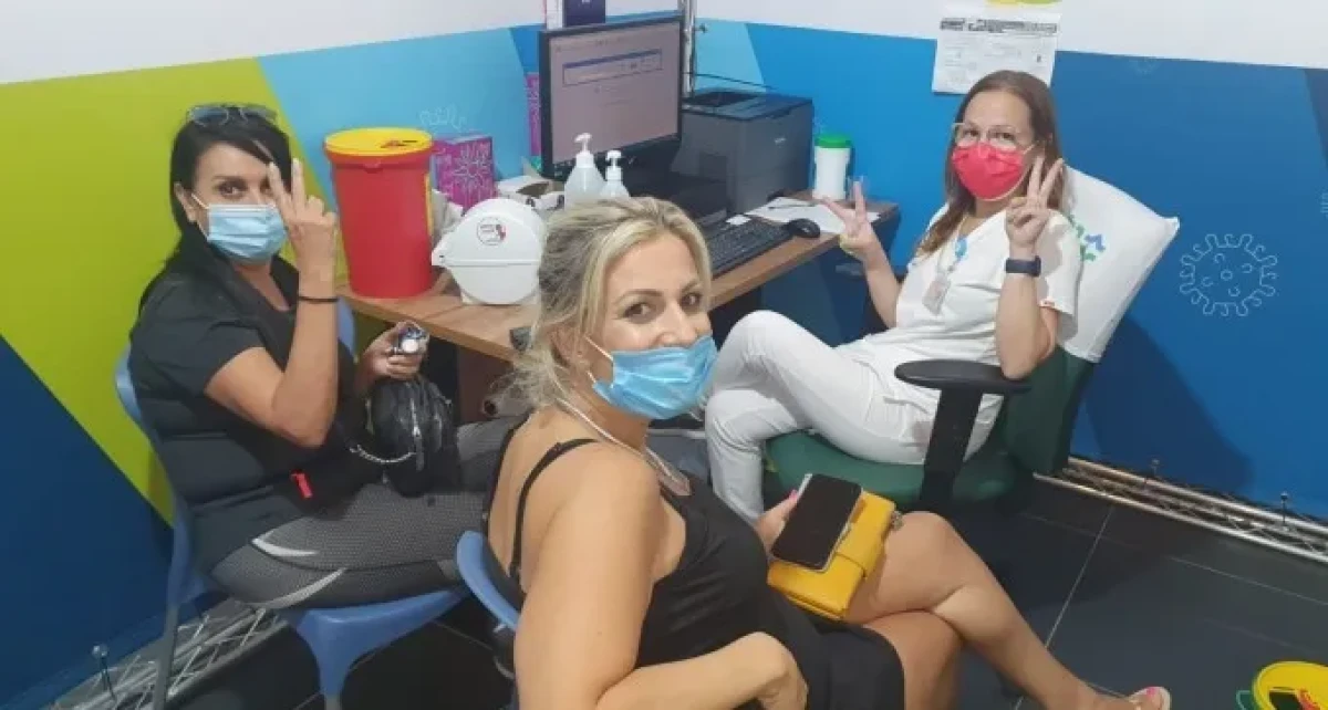 עם אישור מנה שלישית מגיל 30: 1,200 איש התחסנו בערב אחד בקונכיה