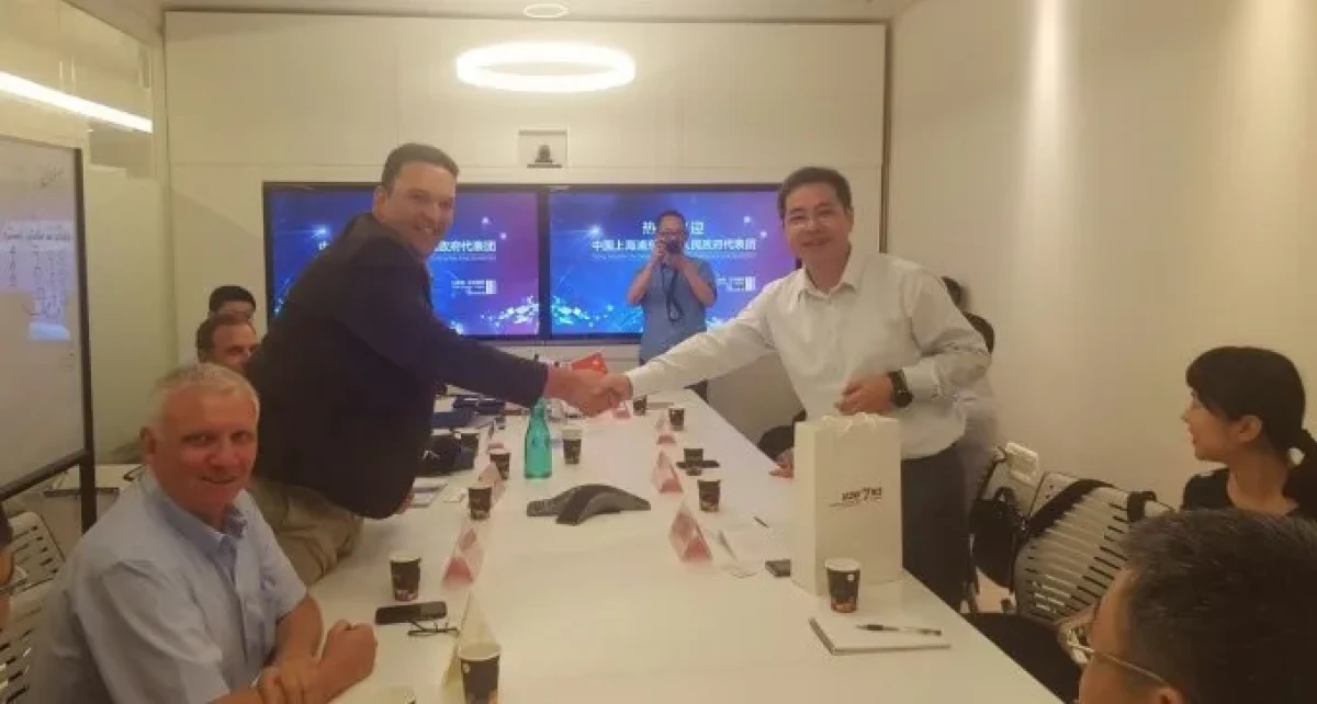 ראש עיריית שנחאי ביקר בב''ש, נפגש עם טל אל על