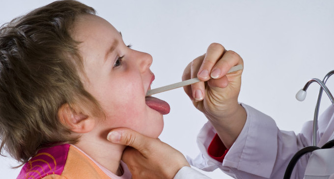 הקטנת שקדים או כריתת שקדים?