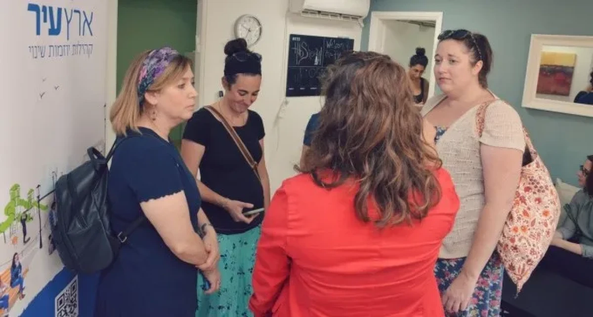 נחנך האב 7, מרחב עבודה - עם בייביסיטר צמוד