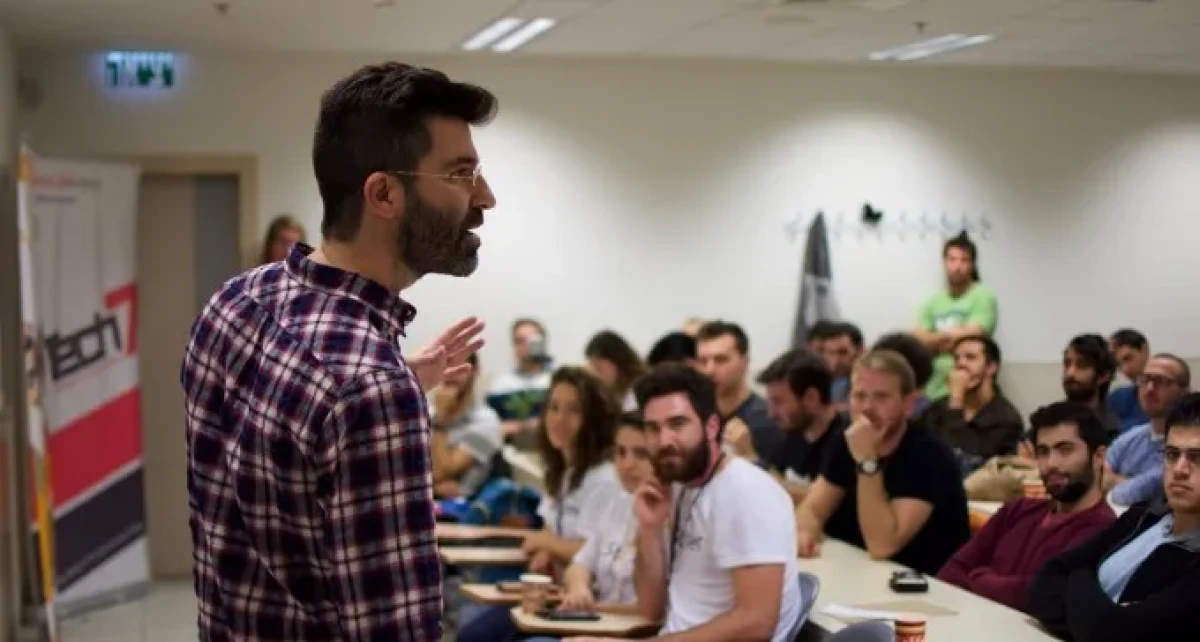 תומר בר זאב מספר לבאר שבעים איך עשה מיליארד דולר בהיי-טק