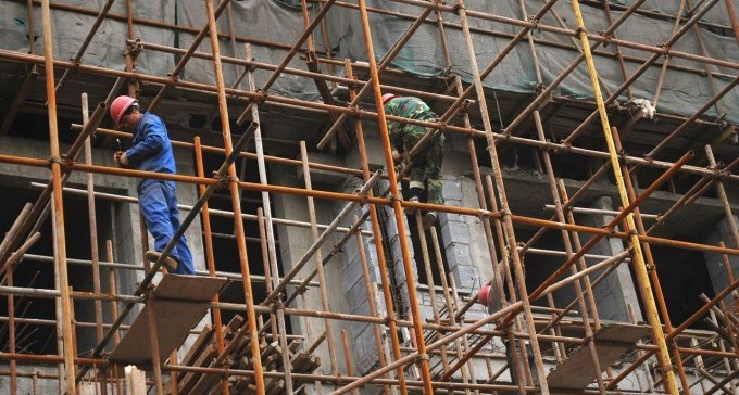 תאונת עבודה בבאר שבע: עובד נפל מגובה באתר בניה