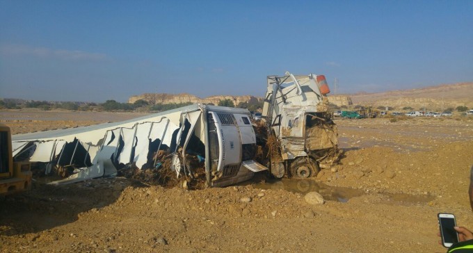 חמישה ימים אחרי האסון בערבה: נמשכים החיפושים אחר הנהג הנעדר