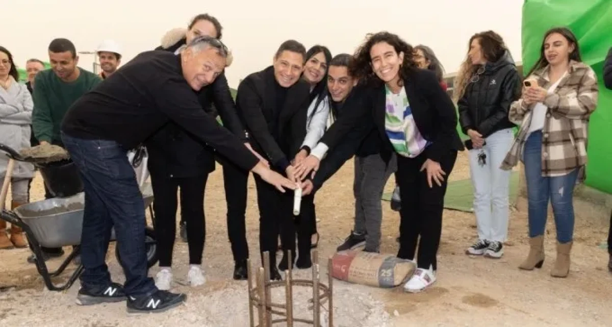 בשעה טובה: אבן פינה  לאולם ספורט רב תכליתי בסיגליות