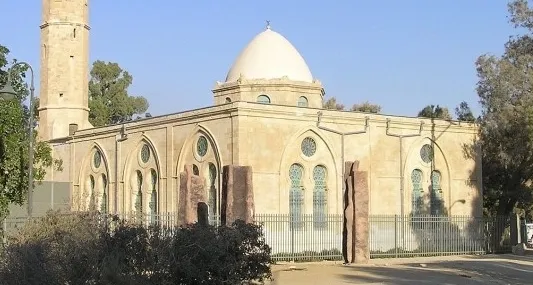 משמרת מחאה ערבית - נגד הופעה של שלום חנוך במוזיאון