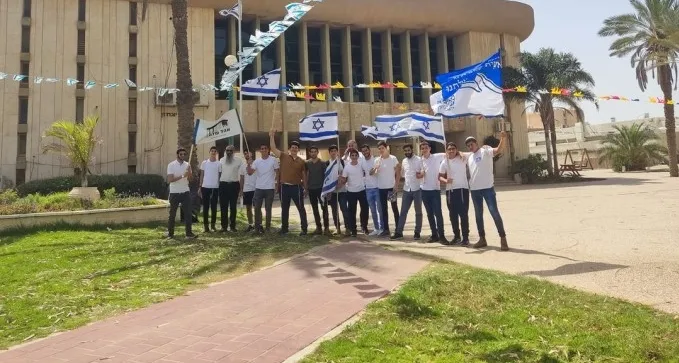 נהגים ערבים אוימו - וסירבו להסיע תלמידים מב''ש לריקוד הדגלים