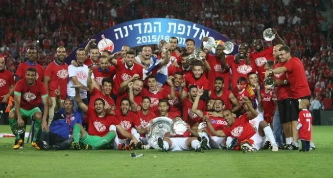 צלחת, גביע, מנואלה: חגיגת אליפות בטרנר