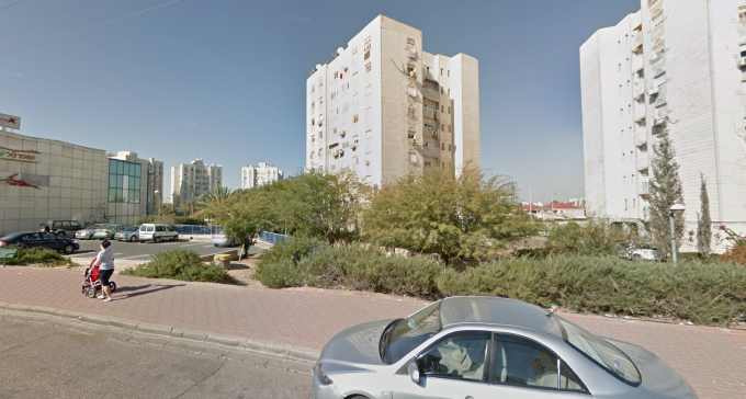 ילדה הצטלמה סלפי - ונשדדה ליד קניון שאול המלך