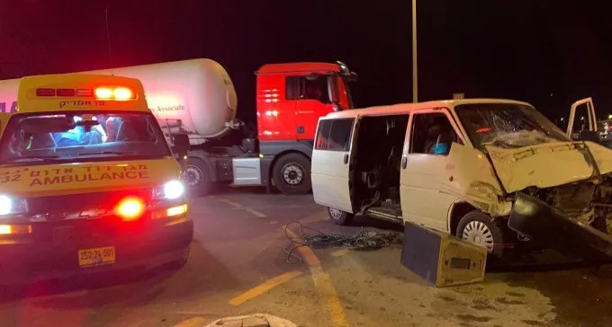 10 נפגעים בתאונה סמוך לצומת דימונה