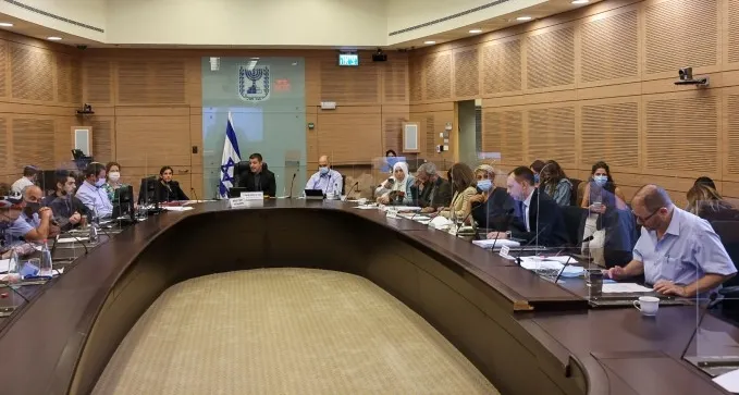 וועדת הכספים אישרה הארכת הזיכוי במס לעובדי המשמרות