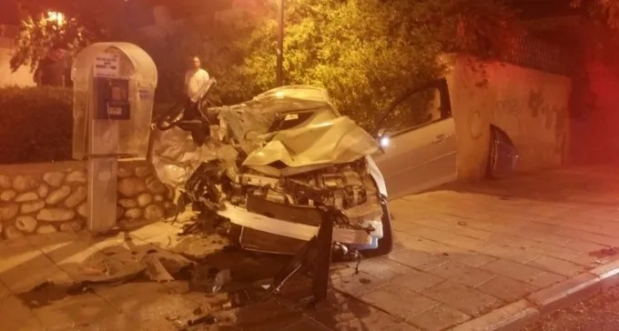 הרוג ושני פצועים בתאונה בין רכב פרטי לאוטובוס