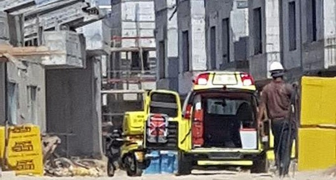עובד נפצע מנפילה מגובה באתר בניה בנווה נוי
