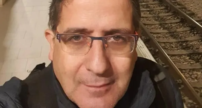 שמעון איפרגן הוא העיתונאי שרימון הונח בפתח ביתו