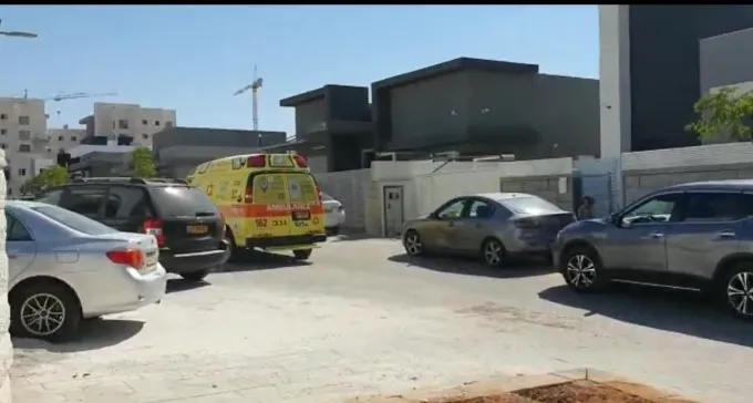 פעוט טבע בברכת שחיה פרטית בנתיבות, מצבו קריטי