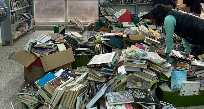 סערה: הספריה נסגרה מחוסר עניין - ואלפי ספרים הועברו לגריסה