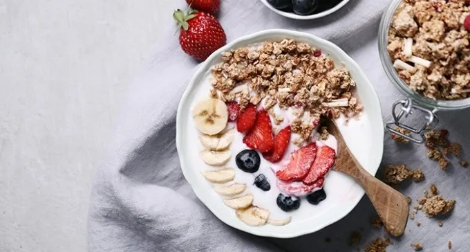 לפני שיוצאים לעבודה עוצרים במטבח  -מתכונים מהירים על הבוקר