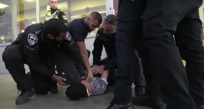 צפו: מרדפים אחרי חשודים במתחם קניות - ואפס סובלנות כלפי ביריונים