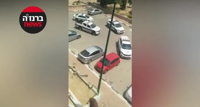 צפו: פשיטה משטרתית על שכונה בבאר שבע