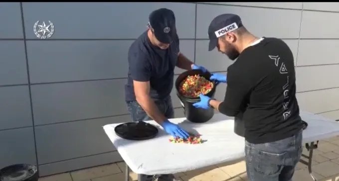 צפו: דובוני המריחואנה בדירת הסמים בנתיבות