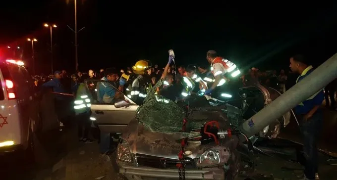 סכנת מוות: התנגש בעמוד חשמל