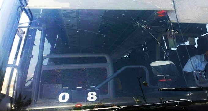 יום אחרי יום: אבנים על תחבורה ציבורית בכבישי הנגב