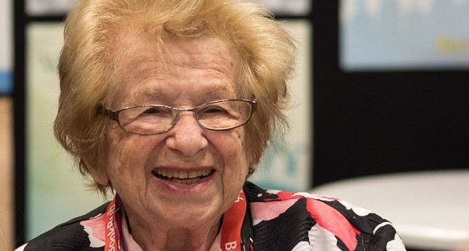 ד''ר לאות כבוד מאוני' בן גוריון לסקסולוגית ד''ר רות וסטהיימר