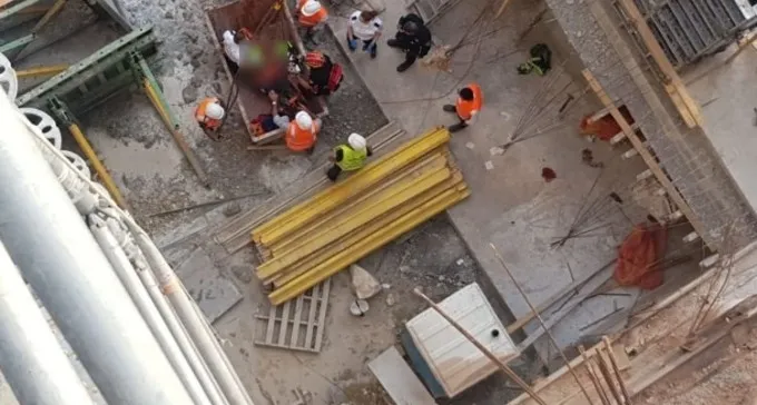 מוות מחריד: עובד נלכד במכונת חיתוך בעמק שרה