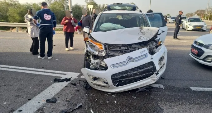 7 פצועים בתאונה בין שני כלי רכב