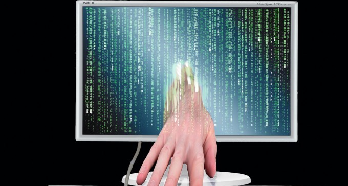 חשד: צעיר מב''ש אסף פרטי אשראי במקום עבודתו וחגג על חשבון אחרים