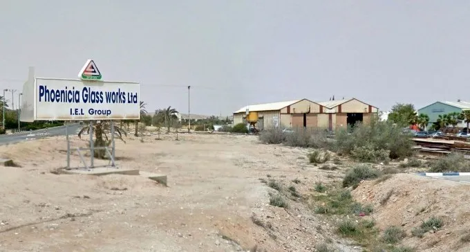 אוויר לנשימה לפניציה, אבל מכת הפיטורים עדיין מרחפת על ירוחם