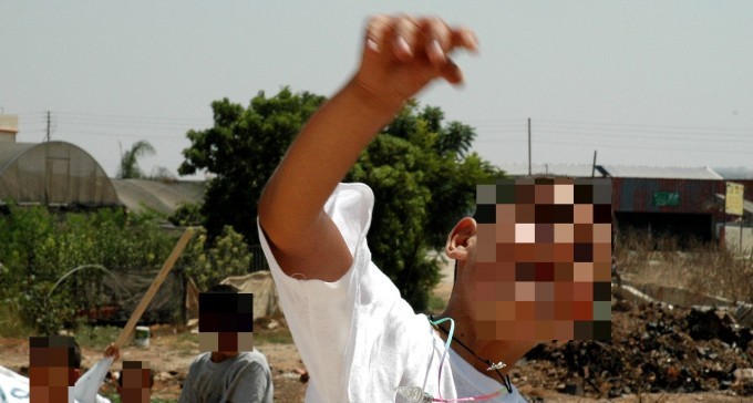 נעצרו שני בני 14 שיידו אבנים על כלי רכב בכביש 40