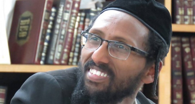 הרב ברוך גזהיי מקרב לבבות גם בפייסבוק - וחולם על מרכז רוחני גדול