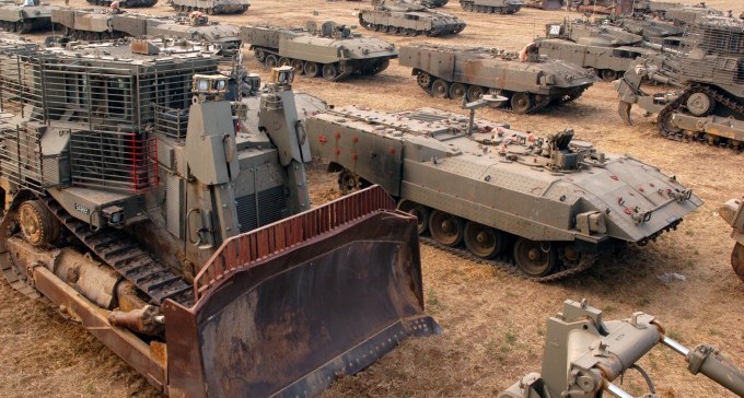 האזינו להקלטה בה פיקוד העורף מודה: ''הבומים זה אימונים''