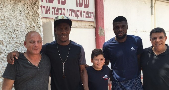 וורדים אדומים