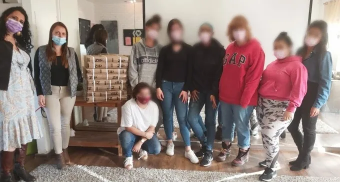 דמי החנוכה מחברת ההיי טק: מחשבים לנערות במצוקה בפנימיה