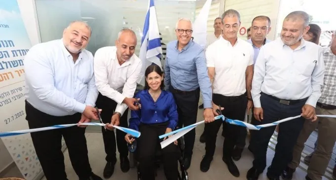 הסטוריה ברהט: לראשונה - עמדת שירות של חברת החשמל