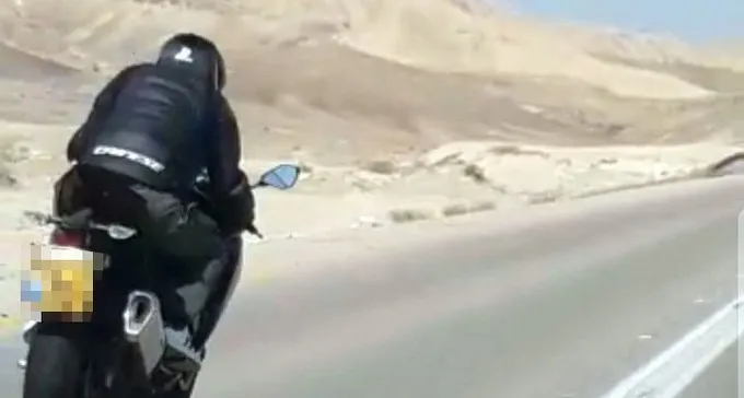 נתפס על חם: גם מבצע עקיפה מסוכנת, גם נוהג ללא רישיון מתאים