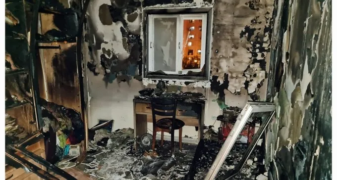 חקירת הדליקה ברח' מרש: טלפון שהוטען על המיטה גרם לאש