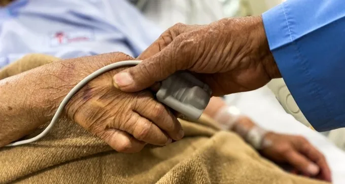 כתב אישום נגד שני תושבי ב''ש: שדדו באכזריות ניצולת שואה