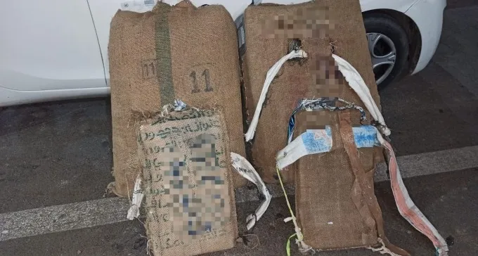 סוכלה הברחת ענק של סמים, 4 עצורים מהפזורה